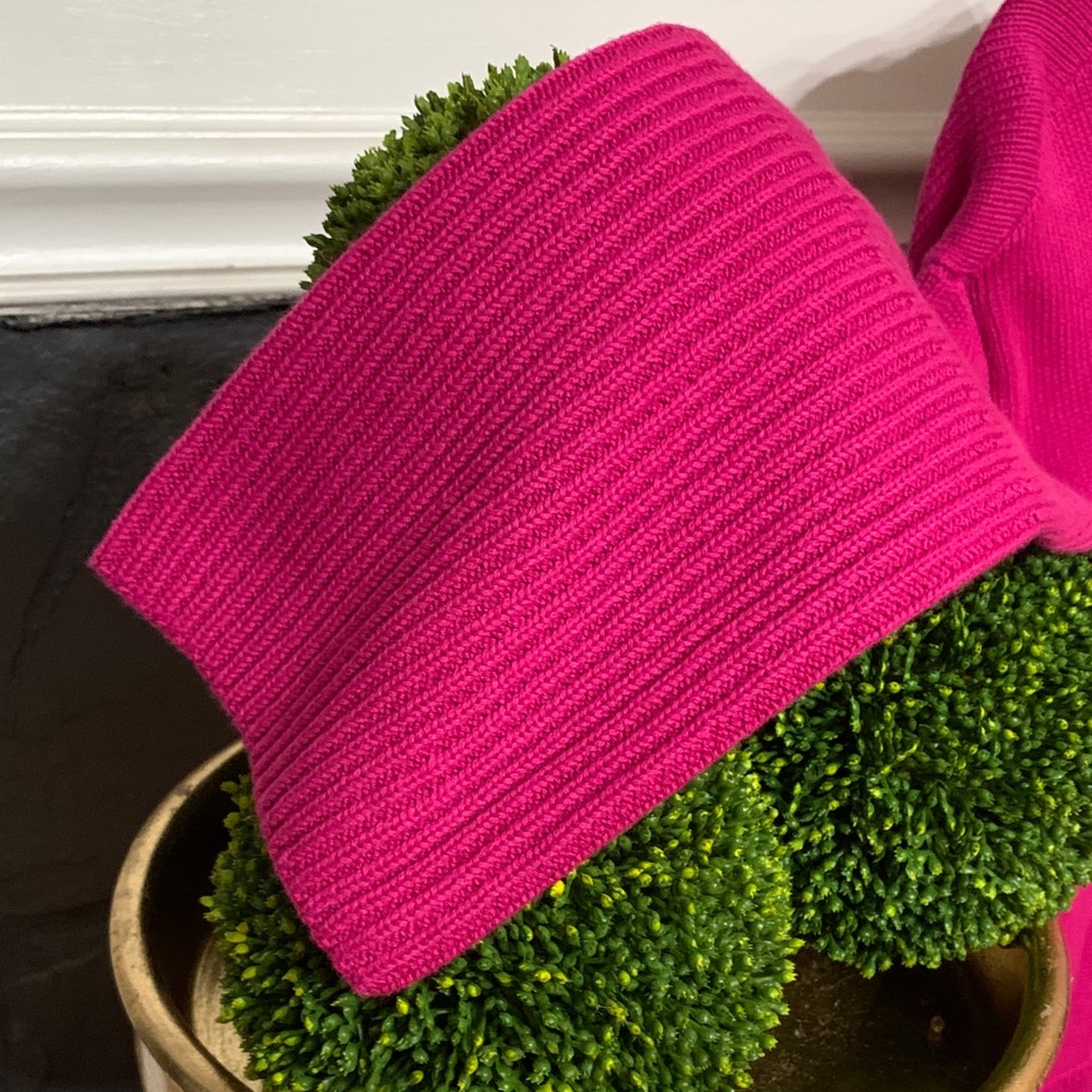GAP Vibrant Fuchsia Crew Neck Sweater - Picture 2 of 8
